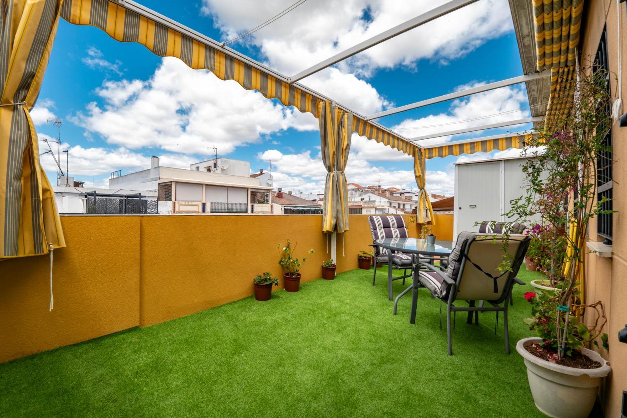 Atico Con Terraza Junto A La Catedral Apartment